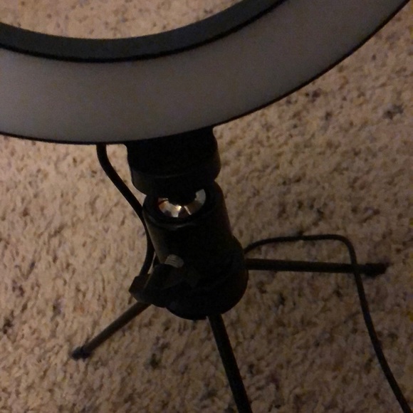 8 inch Ring Light with stand - Picture 5 of 9